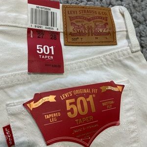 White Tapered Levi’s Jeans